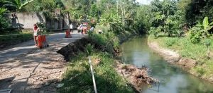 Rabu, 02 Agustus 2023. Identifikasi kerusakan jembatan Krajan RT. 3 RW. 1 di Desa Nglinggis Kec. Tugu dan Talud sungai Ngrandu di Desa Kendalrejo Kec. Durenan