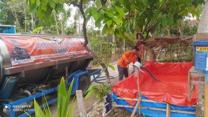 Sabtu, 18 November 2023 BPBD Kab. Trenggalek melaksanakan pendistribusian air bersih bagi masyarakat terdampak kekeringan di Ds. Dermosari Kec. Tugu