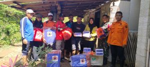 Sabtu, 20 April 2024. BPBD KAb. Trenggalek Memberikan Bantuan kepada bapak Panijan yang terdampak tanah longsor di RT. 24 RW. 08 Ds. Tangkil Kec. Panggul