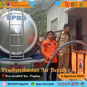 Selasa, 6 Agustus 2024 BPBD Kab. Trenggalek mendistribusikan bantuan air bersih ke Desa Gembleb Kec. Pogalan Kab. Trenggalek