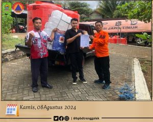 Hari ini Kamis, 8 Agustus 2024 BPBD Trenggalek melakukan penyerahan bantuan tandon air untuk Desa Pandean Kec. Dongko
