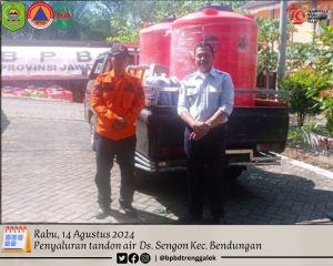 Rabu, 14 Agustus 2024. BPBD Kab upaten Trenggalek Memberikan bantuan tandon air untuk Desa Sengon Kec. Bendungan