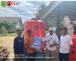 Rabu, 28 Agustus 2024. Badan Penanggulangan Bencana Daerah Kabupaten Trenggalek melakukan penyaluran tandon air untuk warga terdampak bencana kekeringan
