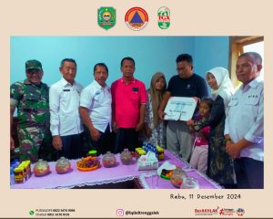 Rabu, 11 Desember 2024. BPBD Kab. Trenggalek Menyarahkan Santunan Bagi Keluarga Korban Meninggal Akibat Pohon Tumbang