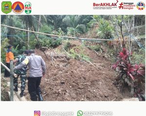 Kamis, 12 Desember 2024. Terjadi tanah longsor di RT. 23 RW. 06 Dusun Desa Dukuh Kec. Watulimo