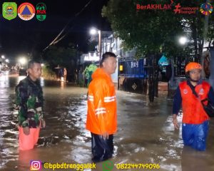 Selasa tanggal 24 Desember 2024 mulai pukul 17.30 WIB di wilayah Kec.Panggul cuaca hujan dengan intensitas tinggi, mengakibatkan :