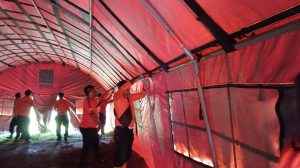 Rabu, 18 Desember 2024. BPBD Kabupaten Trenggalek Mendirikan Tenda Pengungsi untuk Warga Terdampak Tanah Gerak di RT. 18 RW. 04 Ds. Ngrandu Kec. Suruh