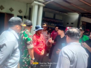 Rabu, 18 Desember 2024. BPBD Trenggalek mendampingi Bupati Trenggalek melakukan kunjungan lapangan ke RT 18 RW 03 Dsn. Depok Ds. Ngrandu Kec. Suruh untuk meninjau lokasi tanah gerak