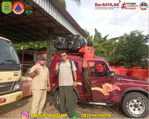 Selasa, 31 Desember 2024, BPBD Trenggalek menyalurkan bantuan 100 buah geobag ke Kelurahan Kelutan Kec. Trenggalek
