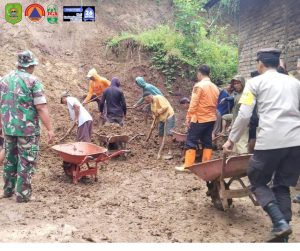 Minggu, 13 April 2025. Terjadi tanah longsor di di wilayah Kec. Dongko Kab. Trenggalek