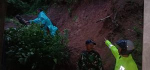 Senin, 19 Mei 2025. Terjadi tanah longsor di DESA NGULUNGKULON KEC. MUNJUNGAN