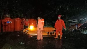 Minggu, 18 Mei 2025 Kalaksa BPBD Kabupaten Trenggalek bergerak cepat menuju Desa Ngares Kecamatan Trenggalek