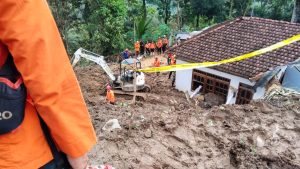 Jumat, 23 Mei 2025. Hari ke-5 pencarian koran tanah longsor di Ds. Depok Kec. Bendungan