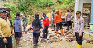 Jumat, 24 Oktober 2025. TERJADI TANAH LONGSORDI DS. NGLEBENG KEC. PANGGUL