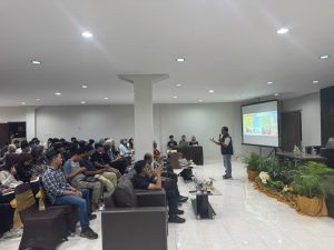 Senin 27 Oktober 2025 Drs. Stefanus Triadi Atmono M.S.i selaku Kalaksa BPBD Kab. Trenggalek memberikan materi Kebencanaan dalam acara Kuliah Kerja Lapangan Mahasiswa Pendidikan Geografi Fakultas Ilmu Sosial Universitas Negeri Malang