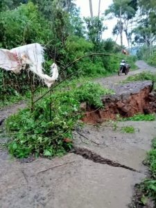 Selasa, 18 November 2025. TERJADI BENCANA LONGSOR DESA PULE KEC. PULE
