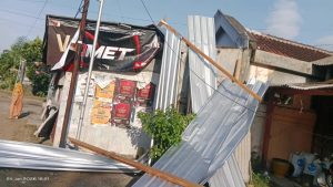 Pada hari Sabtu Tanggal 24 Januari 2026 di Wilayah Kec. Gandusari terjadi angin kencang