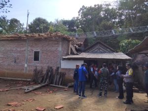 Sabtu, 24 Januari 2026. di wilayah Kec. Watulimo terjadi angin kencang sehingga mengakibatkan Tower milik Telkomsel di RT.05 RW. 02 Dsn. Krajan Ds. Dukuh roboh