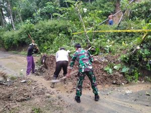 Kamis, 1 Januari 2026. Telah terjadi  tanah longsor di wilaya Kec. Dongko,
