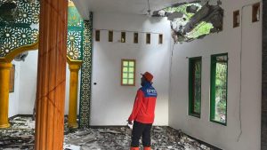 Rabu, 18 Februari 2026. pohon beringin di samping Masjid Miftahul Huda yang berada di RT 32 RW 08 Dsn. Jedeg Ds. Ngadimulyo Kec. Kampak roboh