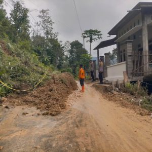Jum’at, 20 Februari 2026. Terjadi Tanah longsor di RT. 27 RW. 11 Dsn. Karangrejo Desa Sidomulyo Kec. Pule.