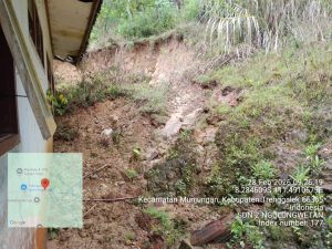 Sabtu, 28 Februari 2026. tebing belakang sekolah longsor menimpa tembok SDN 2 NGULUNGWETAN