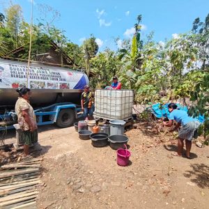 6 September 2026, BPBD Kabupaten Trenggalek melaksanakan kegiatan pendistribusian air bersih di RT 29 RW 12, Dusun Tenggong, Desa Bendorejo, Kecamatan Pogalan, Kabupaten Trenggalek